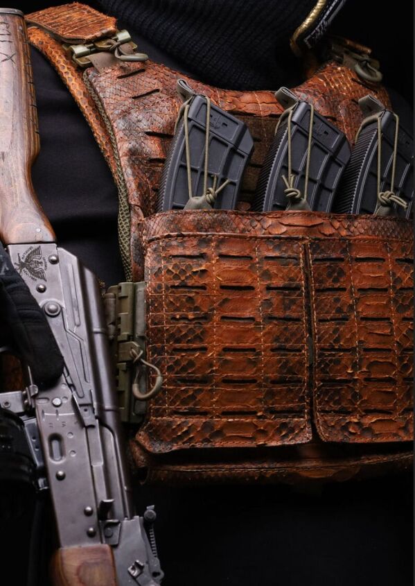 davranov unveils limited edition python plate carrier