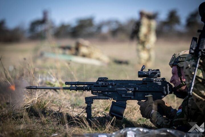 potd gestamen machine guns in hungarian service use