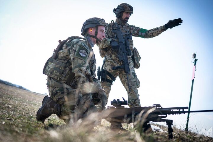 potd gestamen machine guns in hungarian service use