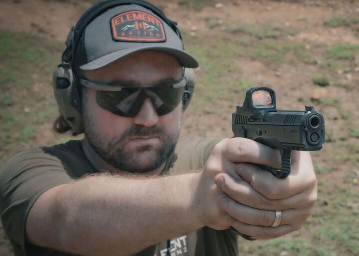 element etx red dot aims at carry competition and rifle use