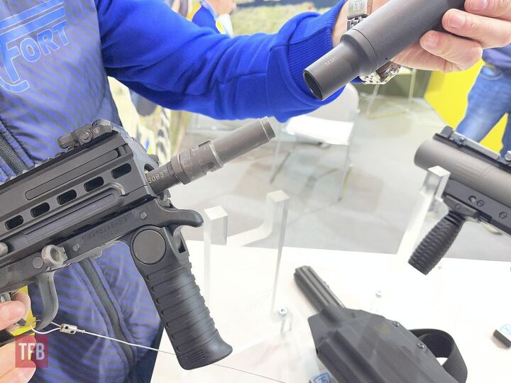 potd fort 230 a ukrainian take on the mp7 concept