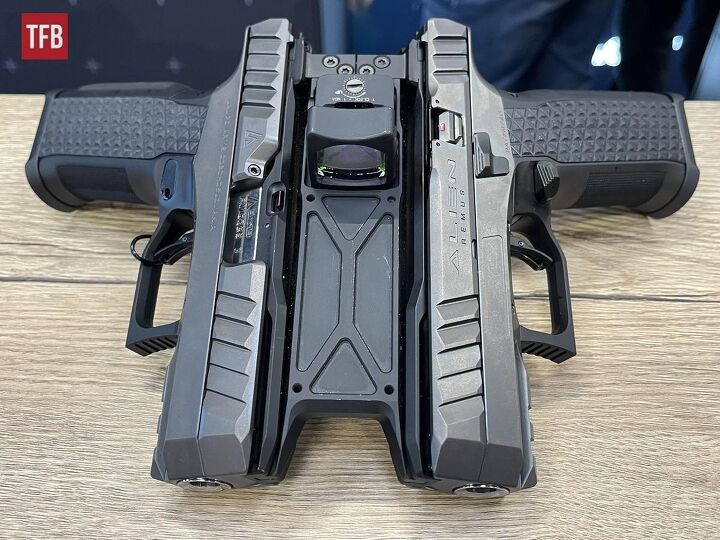 potd laugo arms alien remus gemini akimbo
