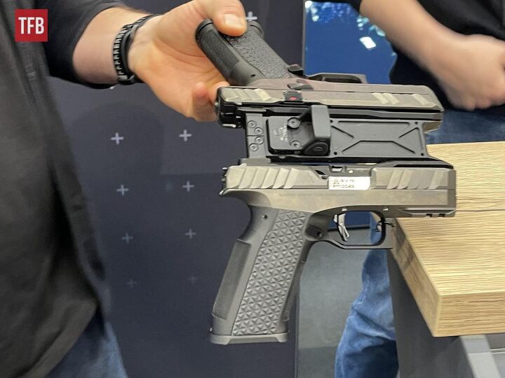 potd laugo arms alien remus gemini akimbo