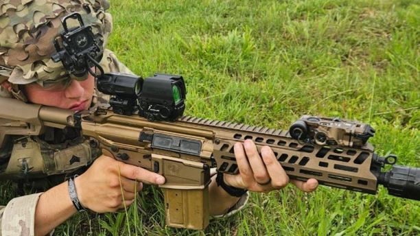 b e meyers awarded us army contract for dagir v1 lasers