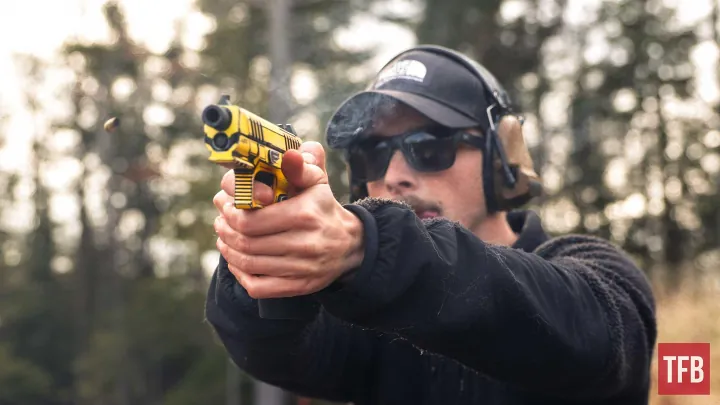 tfb review beretta apx a1 full size tac with a really bad design