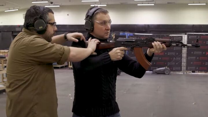 why do movie armorers and consultants make mistakes my experience, The author shows an actor how to increase the visible recoil of a blank gun