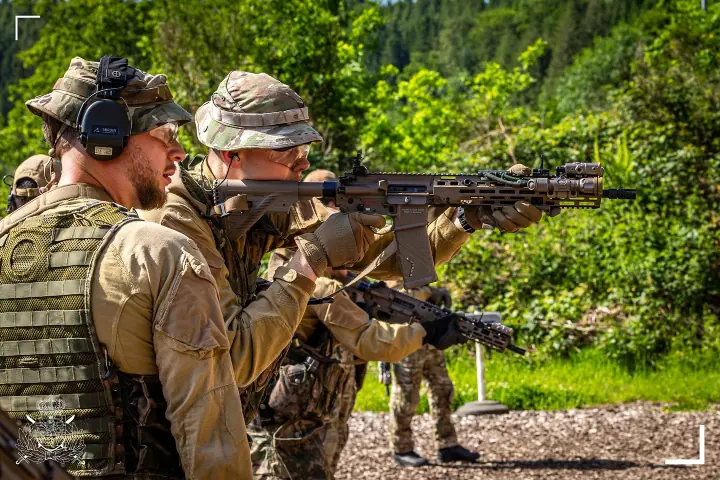 potd luxembourg s newest soldiers with hk416a7