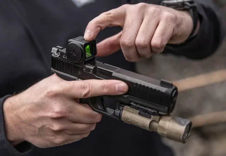 vortex adds green dot option to venom enclosed micro lineup